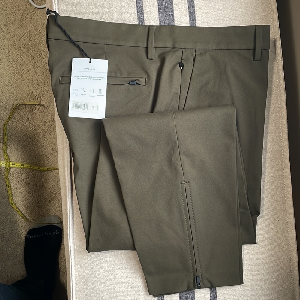 NWT Banana Republic Motion Tech Cropped Chino - 32 Short - Olive Green